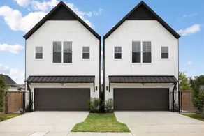 2 Luxury Homes in 1 - Walk to Nightlife & Stadiums - Image 2