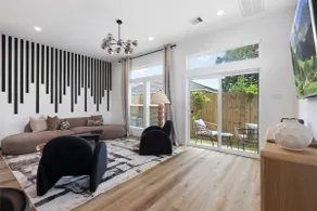 2 Luxury Homes in 1 - Walk to Nightlife & Stadiums - Image 4