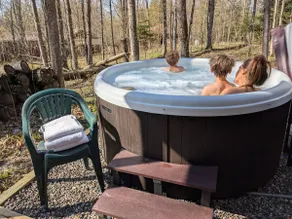 Private Cozy Cabin w/ Hot Tub; Near Lakes & Hikes - Image 2