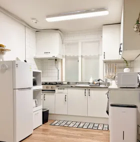Seoul/Jamsil/Lotte World/COEX/Near Suseo Station/Samjeon-dong/3 rooms 5 minutes from subway station/Accommodates up to 6 people/Free parking - Image 4