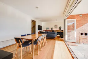 The Beach House Apartment - Image 5