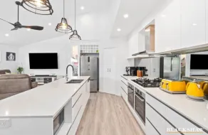 Sunshine House - Image 5