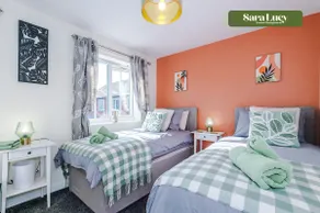 2-BR |Parking|Last Min Discount | Gobowen Hospital - Image 3