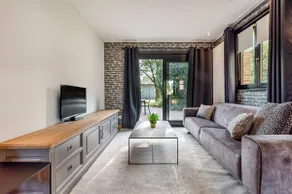 Charming house with spacious garden - Image 2