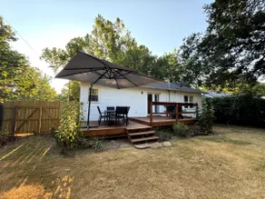 Walnut Street Retreat *Fenced Backyard*3 King Beds - Image 4