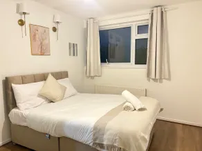 Excel & London City Airport 3bed Garden Retreat - Image 2
