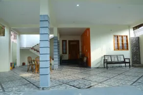 Taj Villa | Spacious 3BHK | White Town & Promenade - Image 2