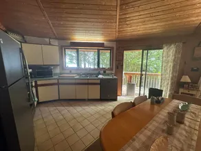 Charming lakeside house - Image 5