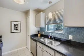 Austin Family-friendly 3BR w/ yard , pet friendly - Image 5