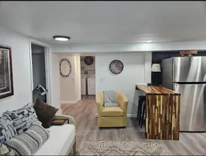 Charming Daylight Basement Salem - Image 4