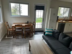 Little blue lake house - Image 3