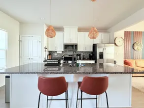 Zen Townhome Near UMW|Hospitals|Downtown|Costco - Image 4