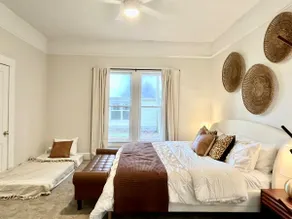 Backstage Bungalow, Sleeps 7, 5 beds, Pet friendly - Image 2