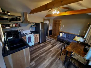 Hay Creek Farmhouse - Image 5