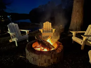 Blue Heron Cottage Lake Retreat - Image 3