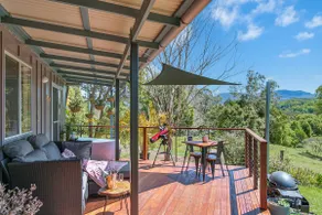 Blackwoods Rd Retreat - Image 2
