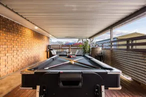 Seednest | Pool table Minigolf& BBQ centre of town - Image 2