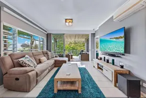 Airlie Summit Apartments - Image 5