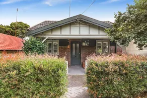 3 Bedroom Family Beach House Randwick - Image 2