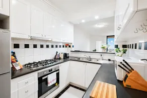 2 Bedroom Apartment Pyrmont with Balcony - Image 3