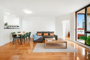 2 Bedroom Apartment Pyrmont with Balcony - Image 2