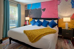 Luxury stay w/Hot Tub, Pool, Game Room & Speakeasy - Image 5