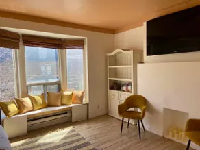 Bright Boho Queen West Retreat - Image 2