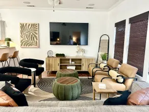 stylish corporate, wifi, garage convenient to 191 - Image 2