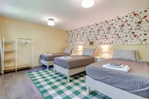 Family chalet in Wakefield - Image 5