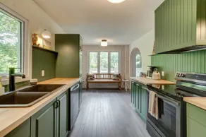 Family chalet in Wakefield - Image 4