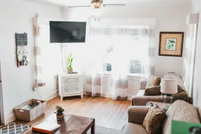 Colonial Cottage Getaway - Image 5