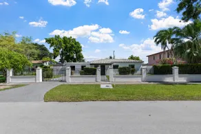 Miami Luxury Villa w/ Pool & Theater room! - Image 2