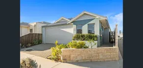 Seascape Beach House Retreat - Image 2