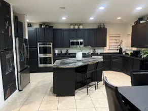 Lakefront Luxury - Image 5