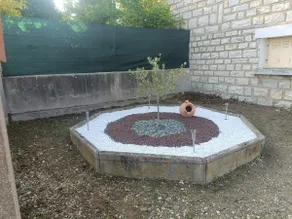 comfortable house with garden - Image 2