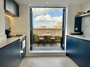 3 Bedroom Penthouse Roof Garden Parking Canal - Image 5