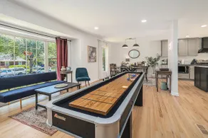 Vintage Gem! Remodeled & Centrally Located, 7 Beds - Image 4