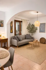 Schönes Ferienhaus mit eigenem Pool, nicht weit vom Strand, freies WLAN - Image 3