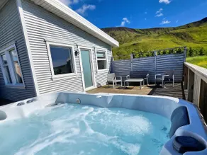 Seljanlandsfoss Cabin & Private Jacuzzi - Image 2