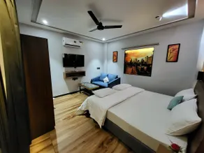 ShivPreet Stay | Luxury Room • Private Balcony - Image 3