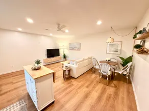 King Bungalow Getaway, 10 min from beach & LAX - Image 4