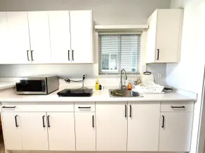 Entire 1 Bedroom Private Guest Suite -separate ent - Image 3