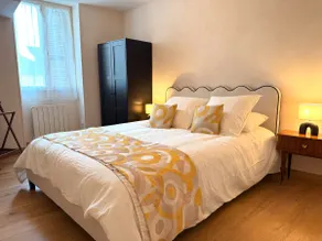 Casa Luna Burgundy - Image 3