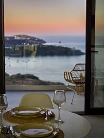 Sea View apt 10 min walk from the beach by Hospi Living 2 - Image 3