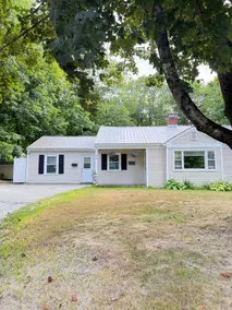 Maine village retreat - Image 2