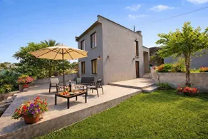 Lisbon Riverview Villa | 15 Min Drive to Coast - Image 2