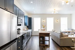 Downtown Wheeling 2BR/ Sleeps 7/ Walk to Arena - Image 3