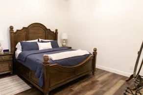 Downtown Wheeling 2BR/ Sleeps 7/ Walk to Arena - Image 4