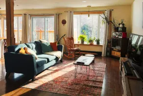 Lakefront Chalet • 3-BR Near Montréal - Image 2