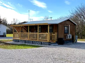 Cozy Cabin/5 Min to I-75/Trailer Parking/Sleeps 4 - Image 2